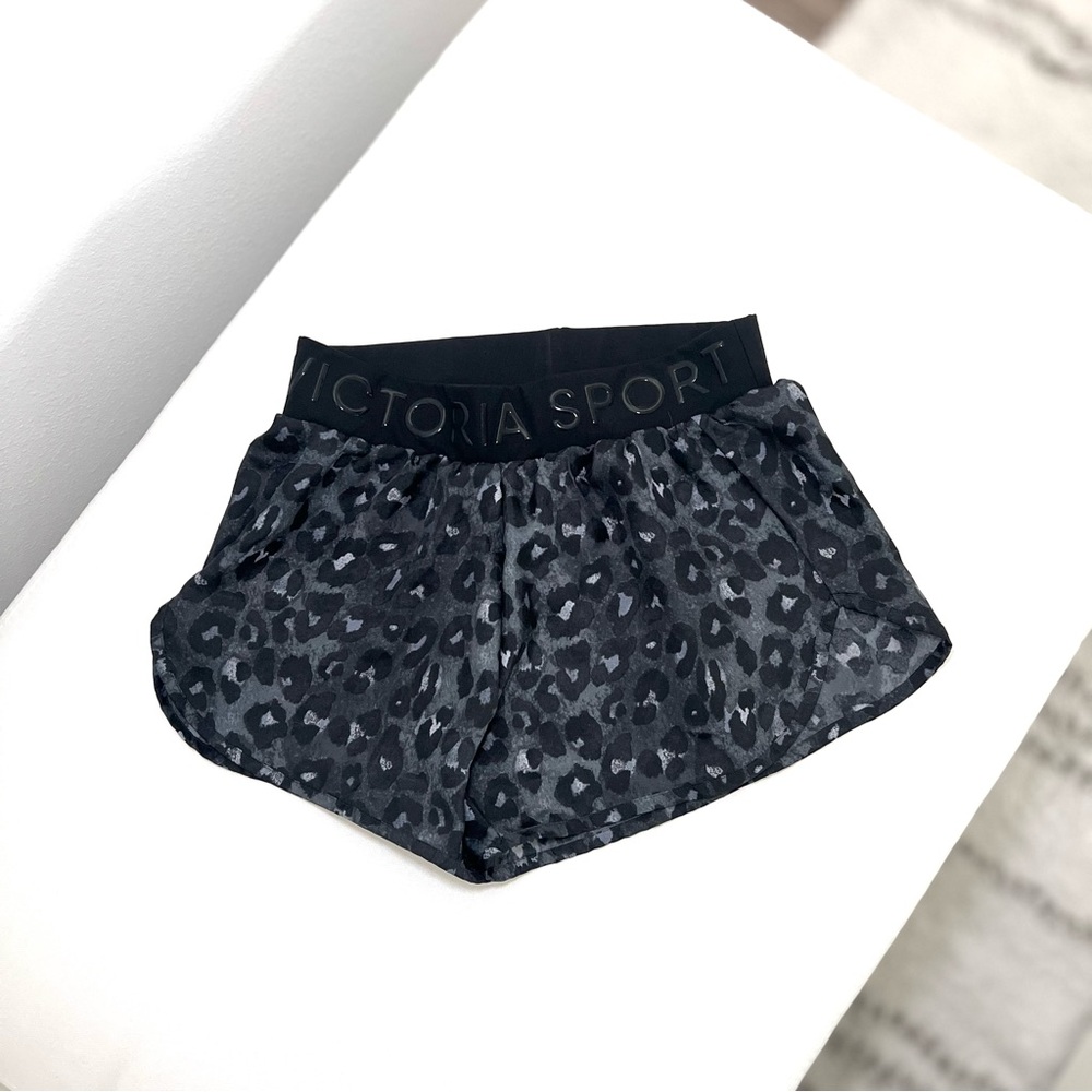 SOLD • Victoria’s Secret Black and Gray Leopard Print Short in Size XS